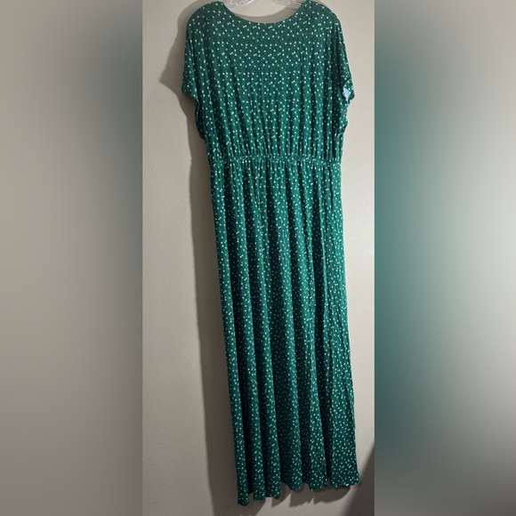 Amazon Essentials Women’s Waisted Maxi Dress - Picture 5 of 8